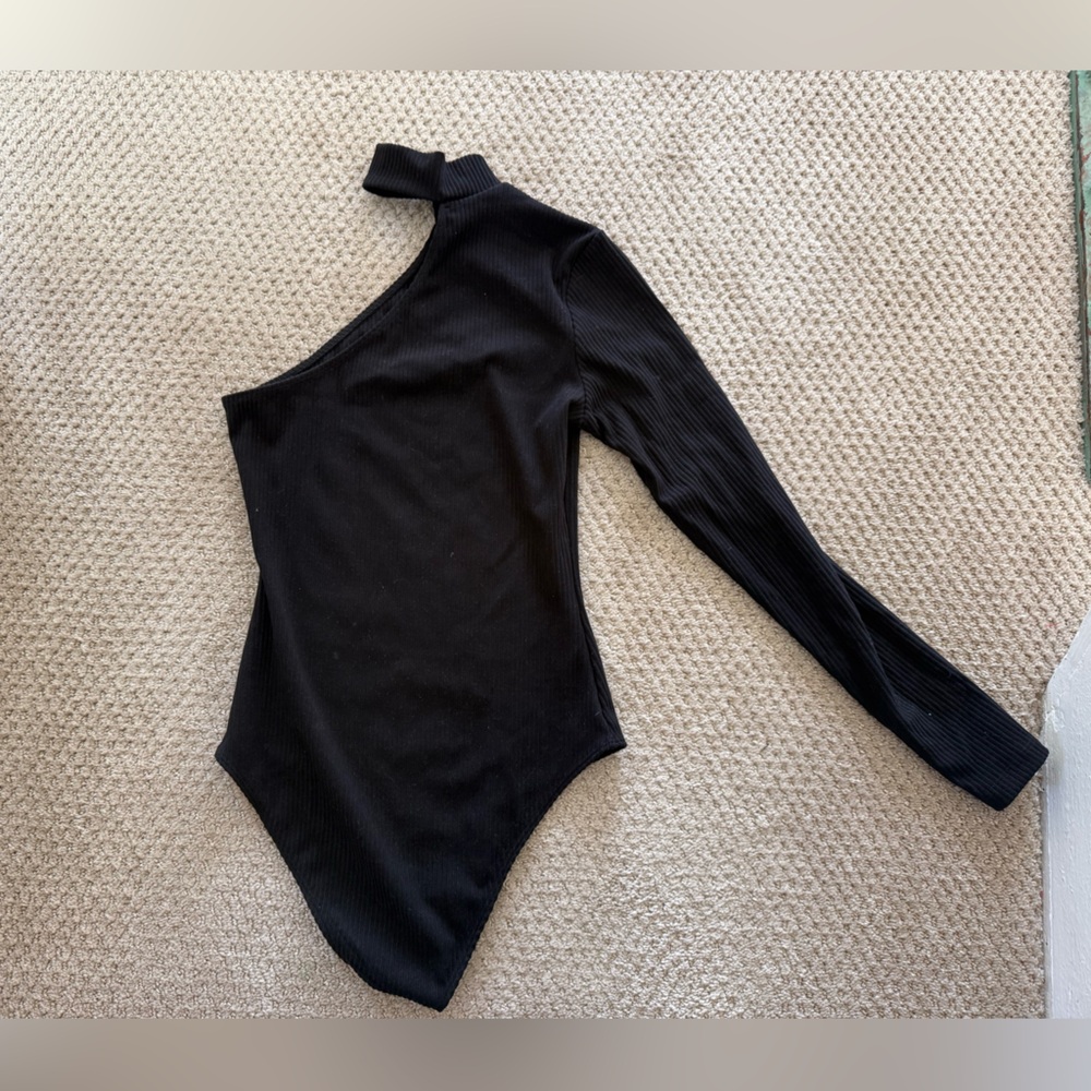 Cupshe Black One-Shoulder Ribbed Bodysuit